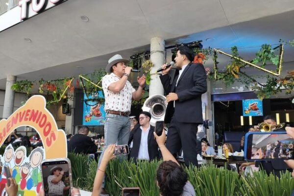 Banda Lirio y Raúl Sandoval en La Feria de Verano Vive León 2025