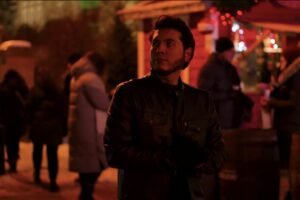 Luis Frías en el video oficial de "Llegó La Navidad"